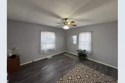 212 W Allmon Street, Salem, IL 62881 - Photo 18