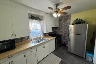 212 W Allmon St, Salem, IL 62881 - Photo 12