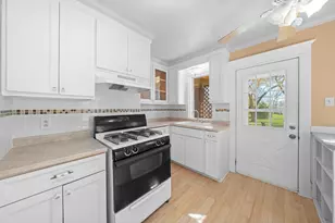 449 W Lincoln Ave, Hinckley, IL 60520 - Photo 10