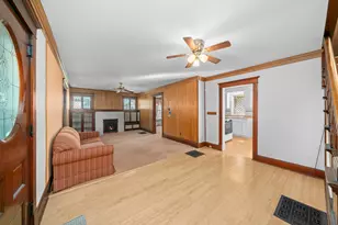 449 W Lincoln Ave, Hinckley, IL 60520 - Photo 14