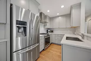 1634 Vermont Dr, Elk Grove Village, IL 60007 - Photo 10