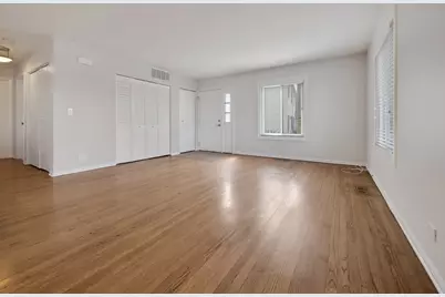 1634 Vermont Drive, Elk Grove Village, IL 60007 - Photo 2