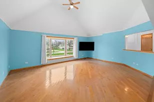 537 Erma Dr, Lake Holiday, IL 60552 - Photo 8