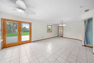 537 Erma Dr, Lake Holiday, IL 60552 - Photo 14