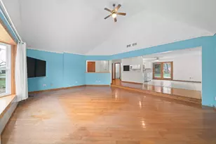 537 Erma Dr, Lake Holiday, IL 60552 - Photo 10