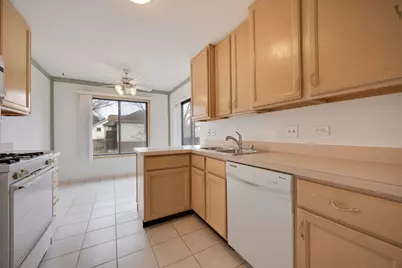 854 E Carriage Lane #8, Palatine, IL 60074 - Photo 12