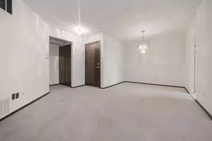 854 E Carriage Ln, Palatine, IL 60074 - Photo 6