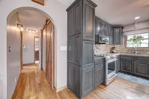 7215 Larchwood Ln, Woodridge, IL 60517 - Photo 10