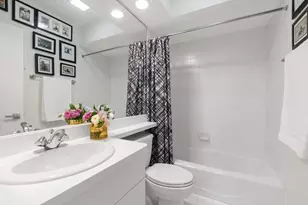 1740 N Clark St, Chicago, IL 60614 - Photo 24