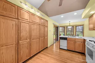 1986 Rosemary Cir, Lake Holiday, IL 60548 - Photo 10