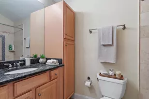 4910 W Catalpa Ave, Chicago, IL 60630 - Photo 12