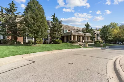 2300 Windsor Mall Court #2E, Park Ridge, IL 60068 - Photo 2