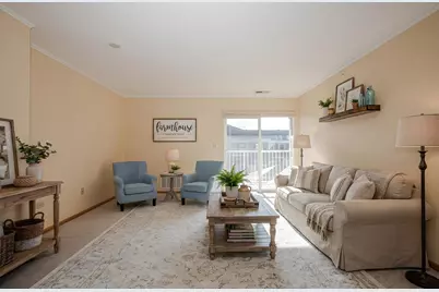 801 N McLean Boulevard #320, Elgin, IL 60123 - Photo 2