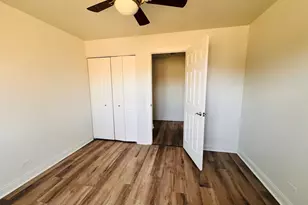 575 Greystone Ln, Wheeling, IL 60090 - Photo 14