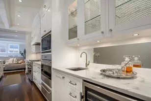 2047 N Bissell St, Chicago, IL 60614 - Photo 12