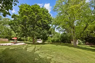 703 Crestview Dr, Ingleside, IL 60041 - Photo 34