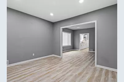 319 156th Place, Calumet City, IL 60409 - Photo 4