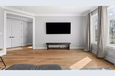 5004 W Argyle Street, Chicago, IL 60630 - Photo 8