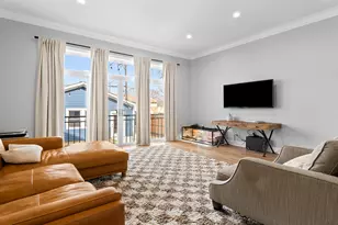 5004 W Argyle St, Chicago, IL 60630 - Photo 16