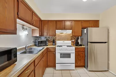 706 Marilyn Avenue #107, Glendale Heights, IL 60139 - Photo 6