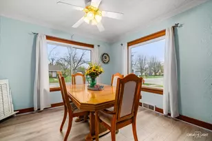 644 Columbia Ave, Elgin, IL 60120 - Photo 6