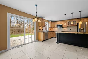 809 Heatherton Dr, Naperville, IL 60563 - Photo 8