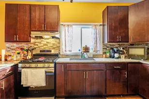 213 153rd Pl, Calumet City, IL 60409 - Photo 8