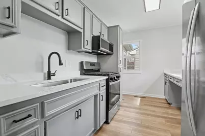 912 N Midland Avenue, Joliet, IL 60435 - Photo 8