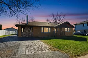 8325 Laporte Ave, Burbank, IL 60459 - Photo 2