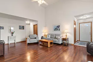 8966 Jeanie Ln, Frankfort, IL 60423 - Photo 4