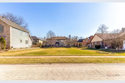 1309 E Brookwood Drive, Arlington Heights, IL 60004 - Photo 1