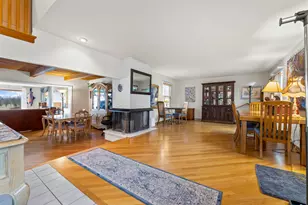 27052 W Lakeview Dr S, Lake Barrington, IL 60084 - Photo 4
