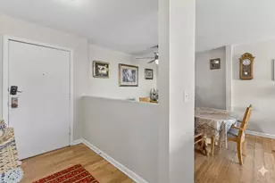 2000 St Regis Dr, Lombard, IL 60148 - Photo 8