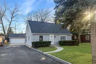 405 E Prairie Ave, Lombard, IL 60148 - Photo 2