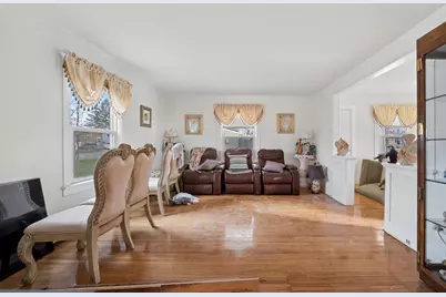 9 Center Road, Streamwood, IL 60107 - Photo 6