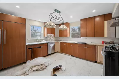 9 Center Road, Streamwood, IL 60107 - Photo 12