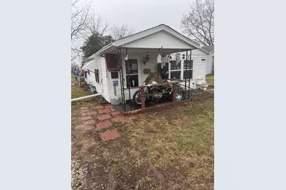 215 S Missouri Street, Atwood, IL 61913 - Photo 1