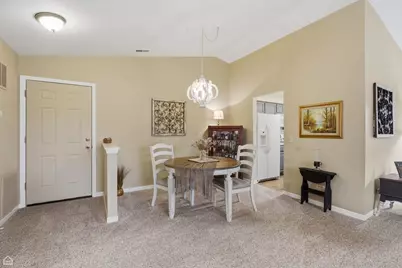 329 Everett Avenue #2B, Crystal Lake, IL 60014 - Photo 8