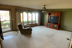 12628 Willow Ln, Genoa, IL 60135 - Photo 4