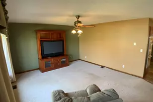 12628 Willow Ln, Genoa, IL 60135 - Photo 2