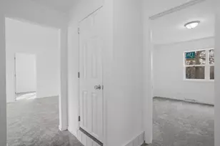 54 Hillcrest Ave, Fox Lake, IL 60020 - Photo 2