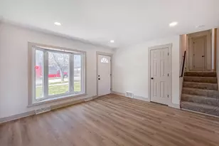 127 N Cedar Ln, Glenwood, IL 60425 - Photo 4