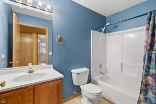 490 Westwood Ct, Crystal Lake, IL 60014 - Photo 12