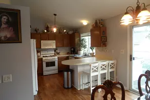 1337 Eastwood Dr, Aurora, IL 60506 - Photo 10