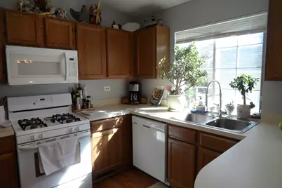 1337 Eastwood Drive, Aurora, IL 60506 - Photo 8