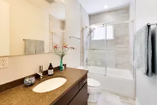 2241 W Roscoe St, Chicago, IL 60618 - Photo 18