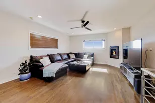 2241 W Roscoe St, Chicago, IL 60618 - Photo 22