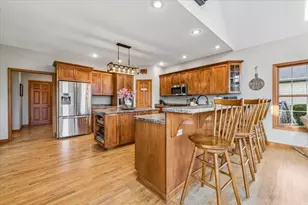 12556 Woodview St, Plano, IL 60545 - Photo 10