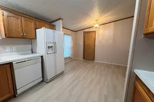 4004 Bluff Dr, Belvidere, IL 61008 - Photo 6