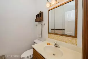 1016 Castleton Ct, Grayslake, IL 60030 - Photo 10